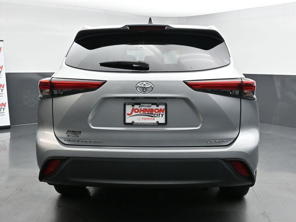 used 2022 Toyota Highlander car, priced at $29,425