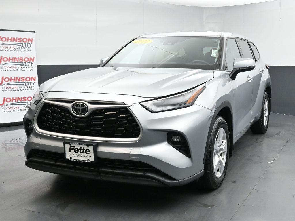 used 2022 Toyota Highlander car, priced at $29,425