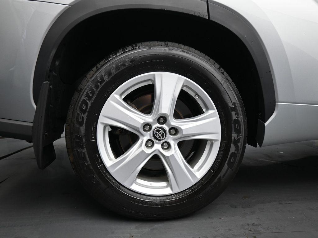 used 2022 Toyota Highlander car, priced at $29,425
