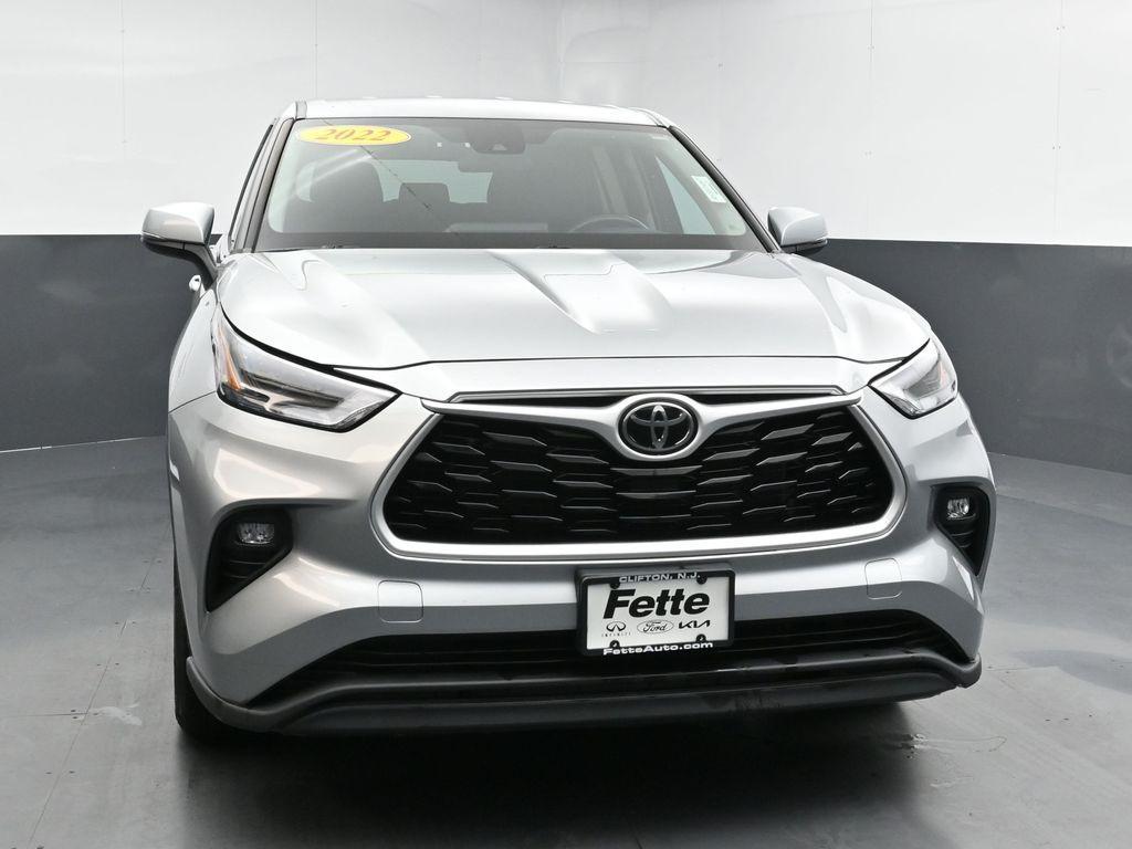 used 2022 Toyota Highlander car, priced at $29,425