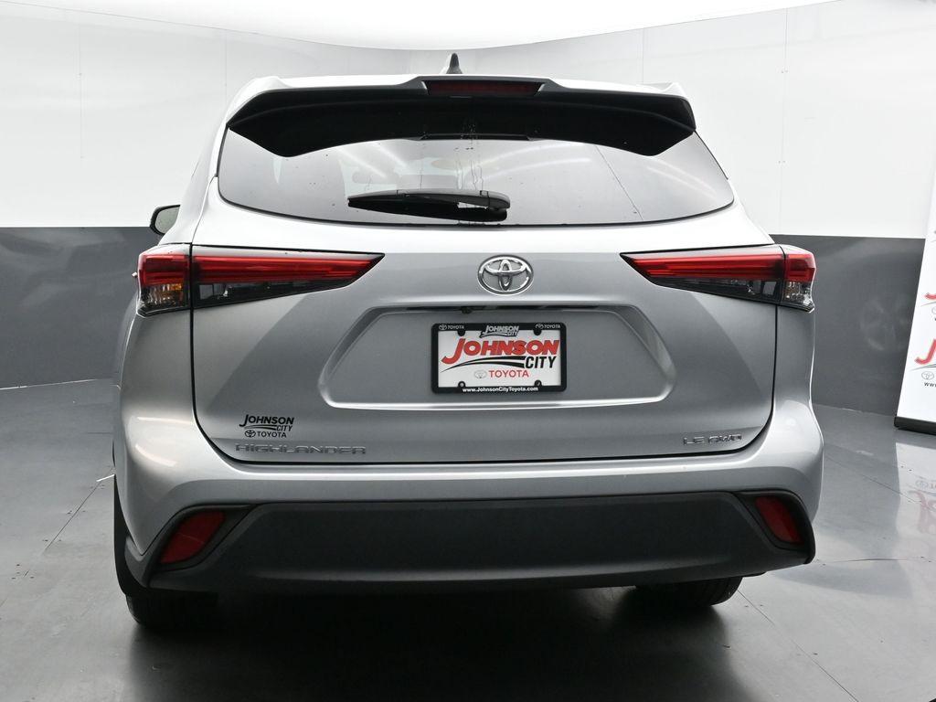 used 2022 Toyota Highlander car, priced at $29,425