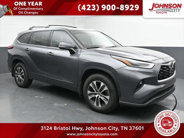 used 2021 Toyota Highlander car, priced at $34,233