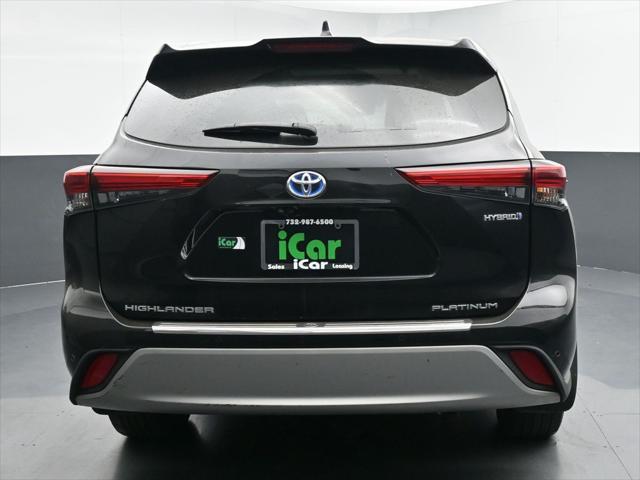 used 2021 Toyota Highlander Hybrid car, priced at $34,399