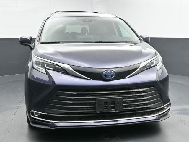 used 2022 Toyota Sienna car, priced at $39,024