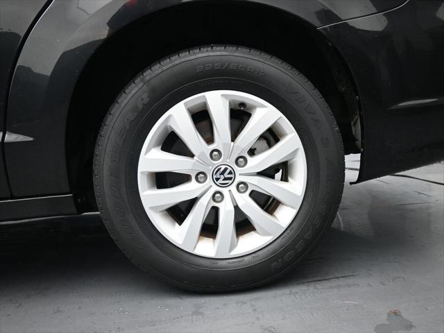 used 2014 Volkswagen Routan car, priced at $7,741