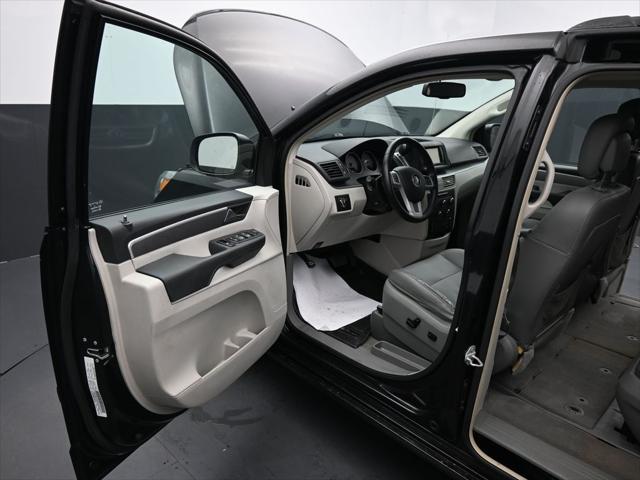 used 2014 Volkswagen Routan car, priced at $7,741