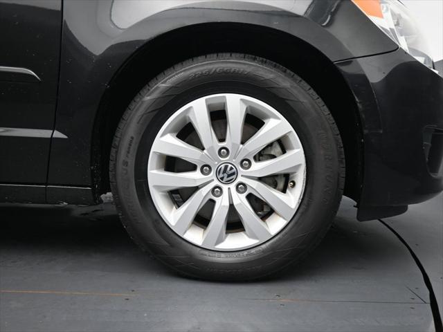 used 2014 Volkswagen Routan car, priced at $7,741