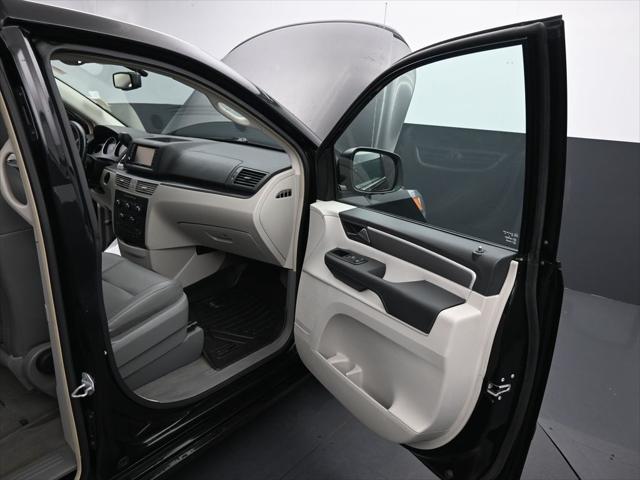 used 2014 Volkswagen Routan car, priced at $7,741