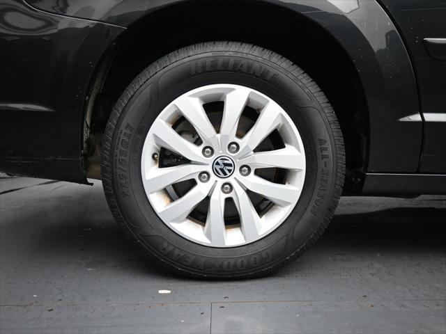 used 2014 Volkswagen Routan car, priced at $7,741