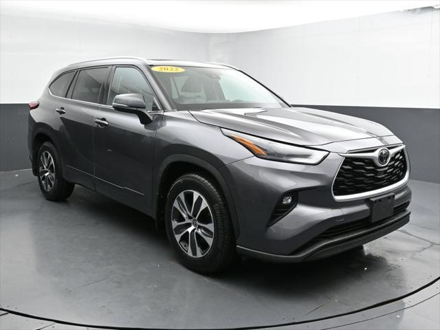 used 2022 Toyota Highlander car, priced at $35,523