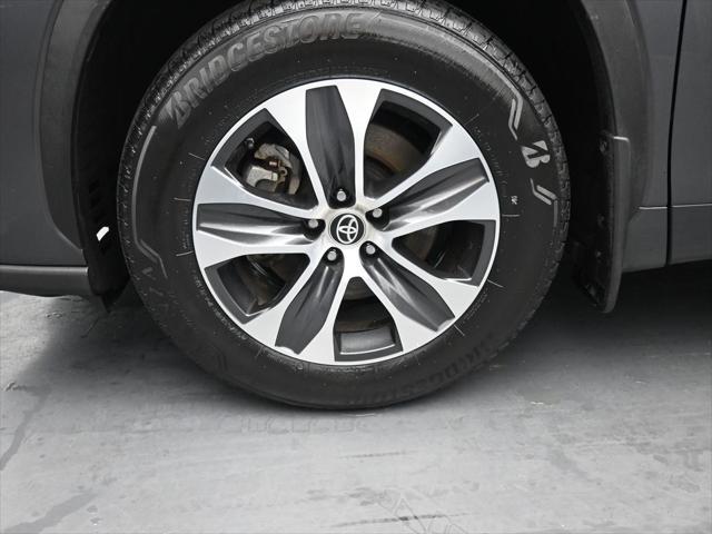 used 2022 Toyota Highlander car, priced at $35,523