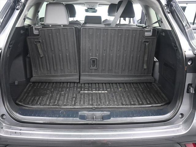 used 2022 Toyota Highlander car, priced at $35,523