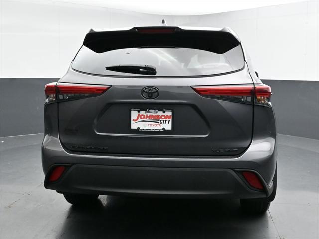 used 2022 Toyota Highlander car, priced at $35,523