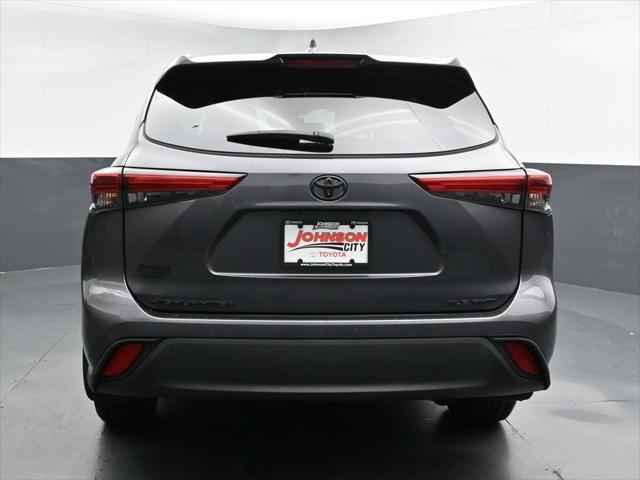 used 2022 Toyota Highlander car, priced at $35,523