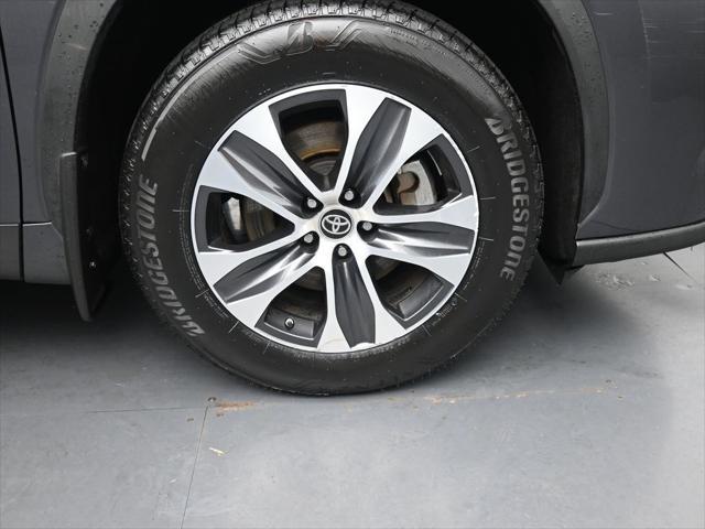 used 2022 Toyota Highlander car, priced at $35,523