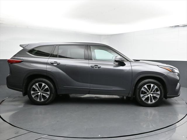 used 2022 Toyota Highlander car, priced at $35,523