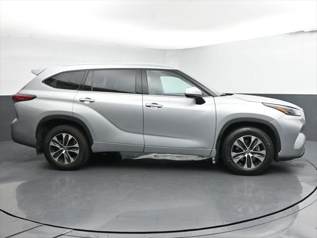 used 2022 Toyota Highlander Hybrid car, priced at $36,727