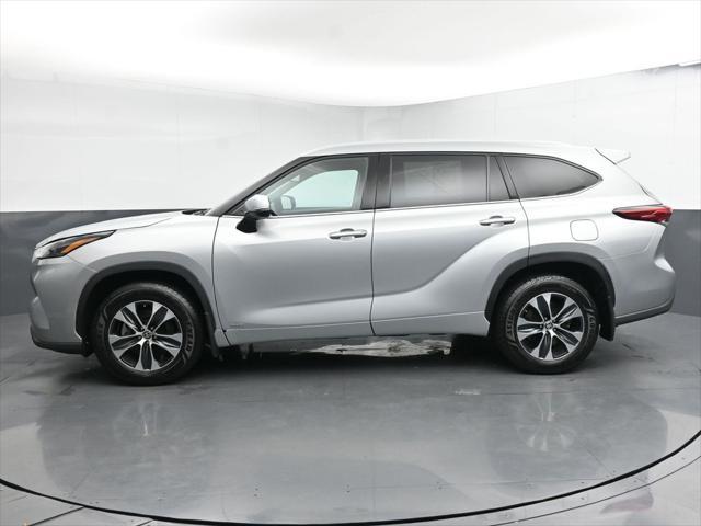 used 2022 Toyota Highlander Hybrid car, priced at $32,241