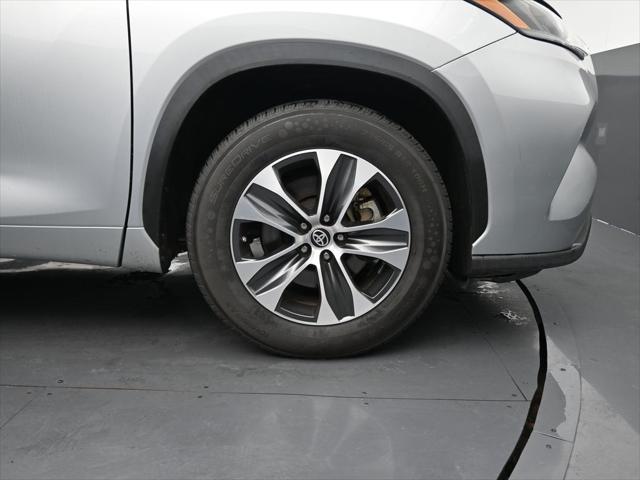 used 2022 Toyota Highlander car, priced at $27,785