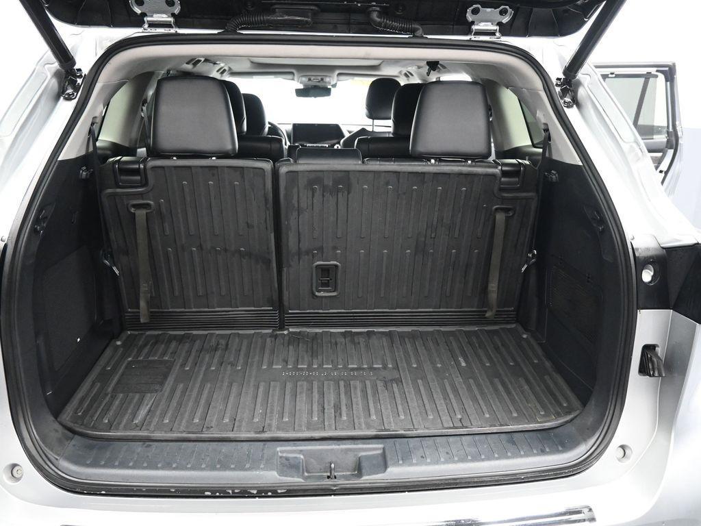 used 2021 Toyota Highlander car, priced at $28,356