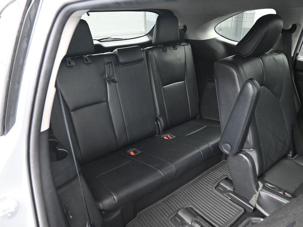 used 2021 Toyota Highlander car, priced at $28,356