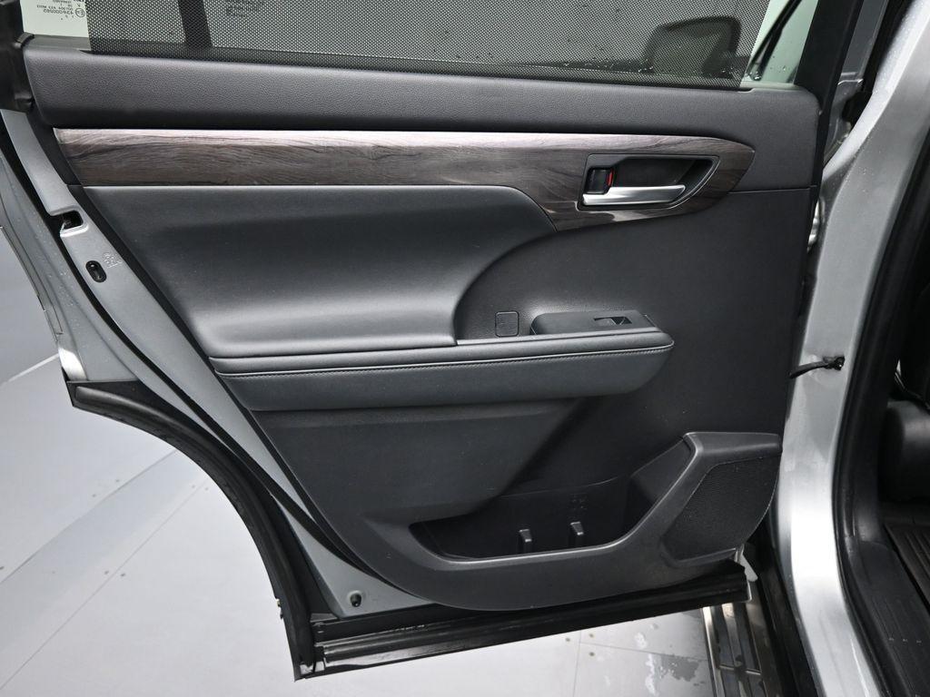 used 2021 Toyota Highlander car, priced at $28,356