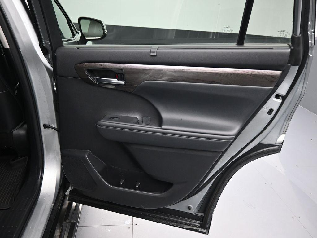 used 2021 Toyota Highlander car, priced at $28,356