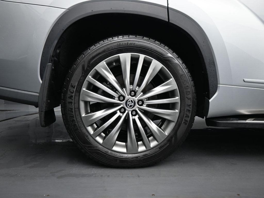 used 2021 Toyota Highlander car, priced at $28,356