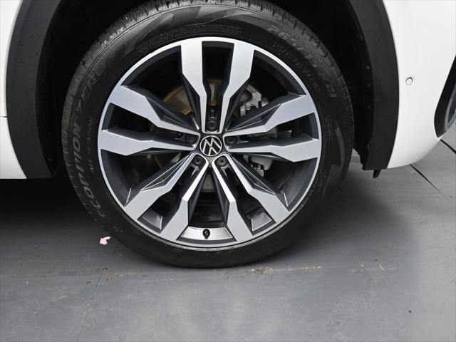used 2022 Volkswagen Atlas Cross Sport car, priced at $38,701