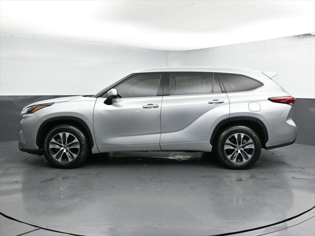 used 2022 Toyota Highlander car, priced at $37,615