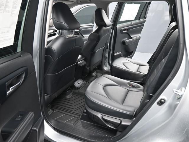used 2022 Toyota Highlander car, priced at $37,615