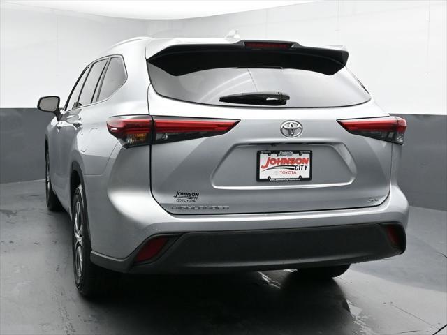 used 2022 Toyota Highlander car, priced at $37,615