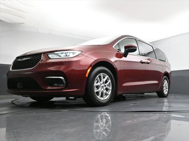 used 2023 Chrysler Pacifica car, priced at $26,994