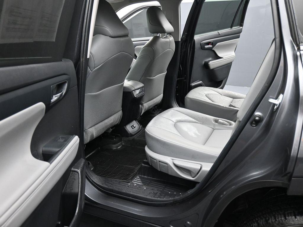 used 2022 Toyota Highlander car, priced at $38,576