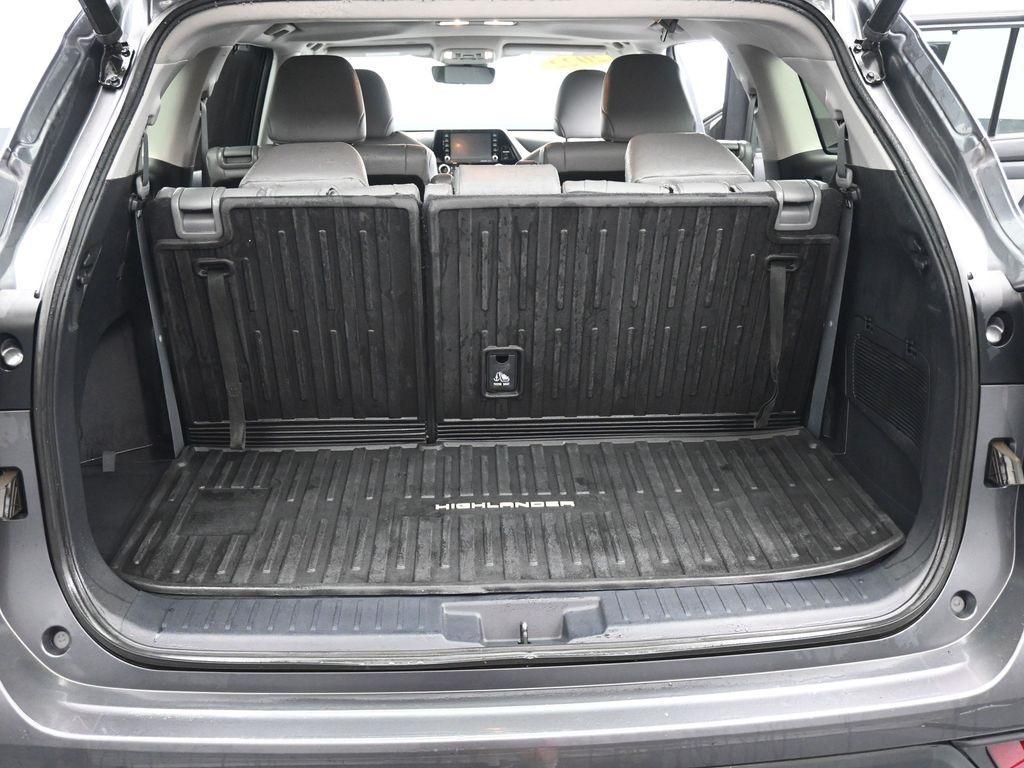 used 2022 Toyota Highlander car, priced at $38,576