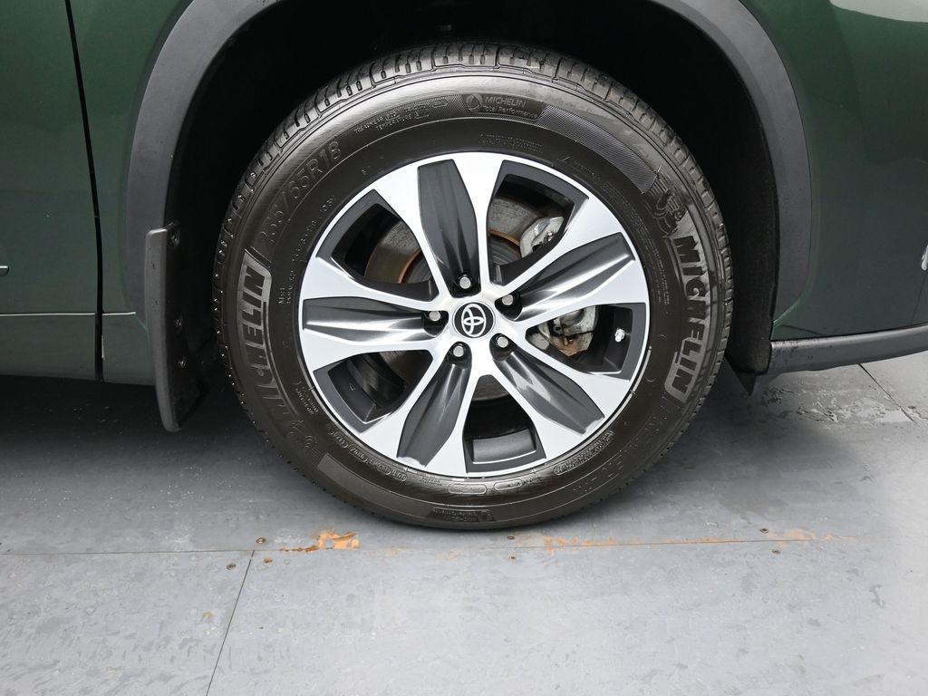 used 2023 Toyota Highlander car, priced at $39,510