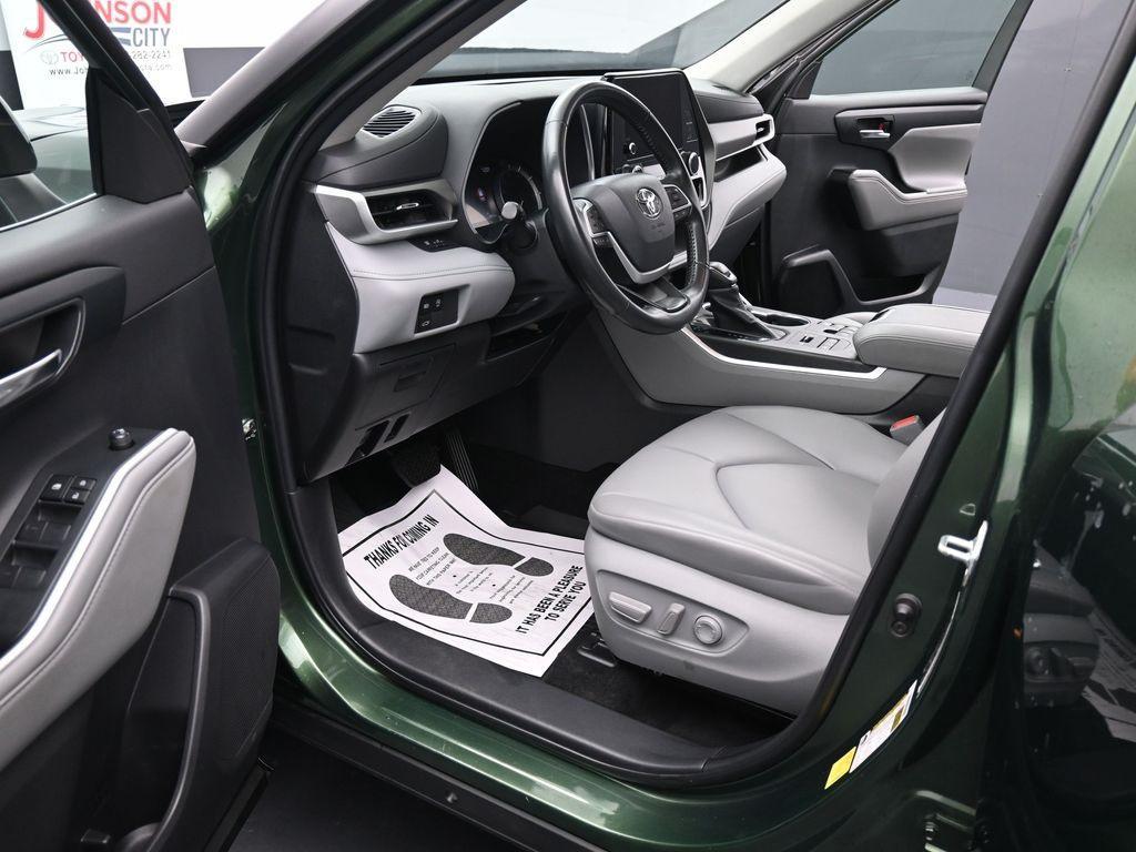 used 2023 Toyota Highlander car, priced at $39,510