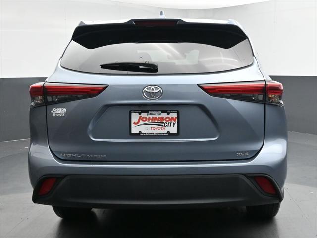 used 2022 Toyota Highlander car, priced at $32,311