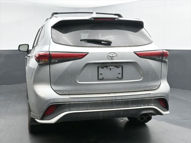 used 2022 Toyota Highlander car, priced at $39,518