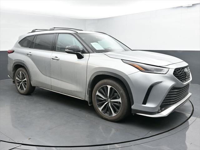 used 2022 Toyota Highlander car, priced at $39,518