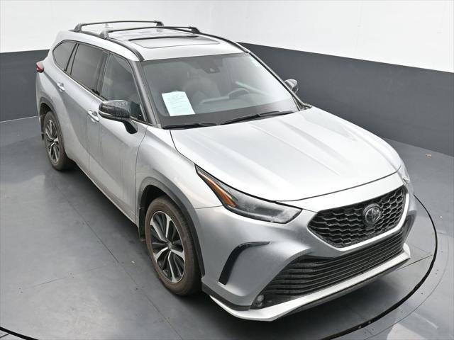 used 2022 Toyota Highlander car, priced at $39,518