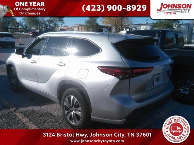 used 2021 Toyota Highlander car, priced at $35,074