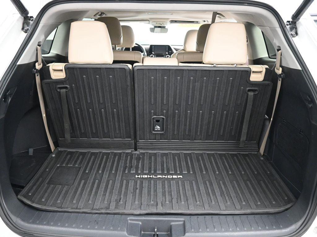 used 2022 Toyota Highlander car, priced at $37,009