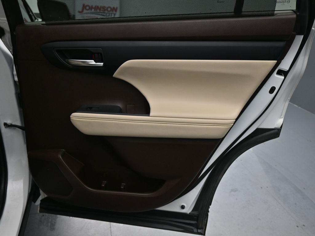 used 2022 Toyota Highlander car, priced at $37,009