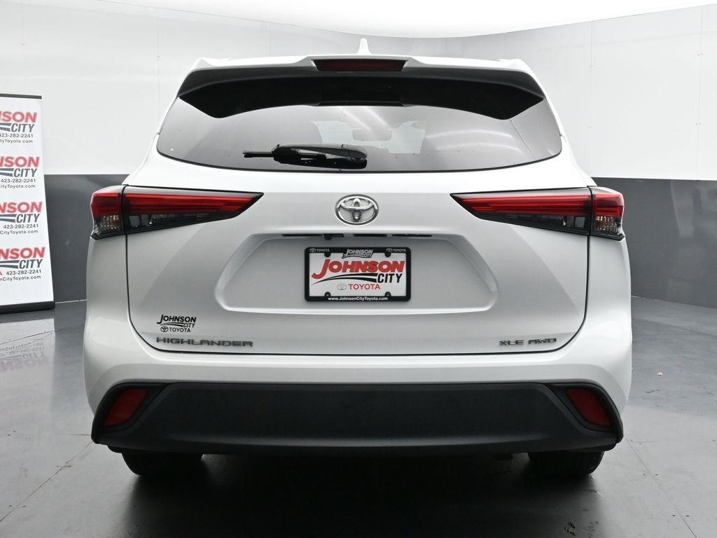 used 2022 Toyota Highlander car, priced at $37,009