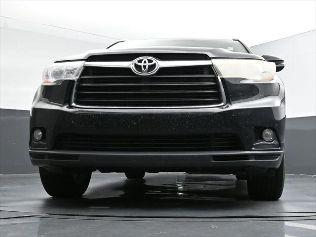 used 2015 Toyota Highlander car, priced at $17,123