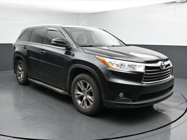 used 2015 Toyota Highlander car, priced at $17,123
