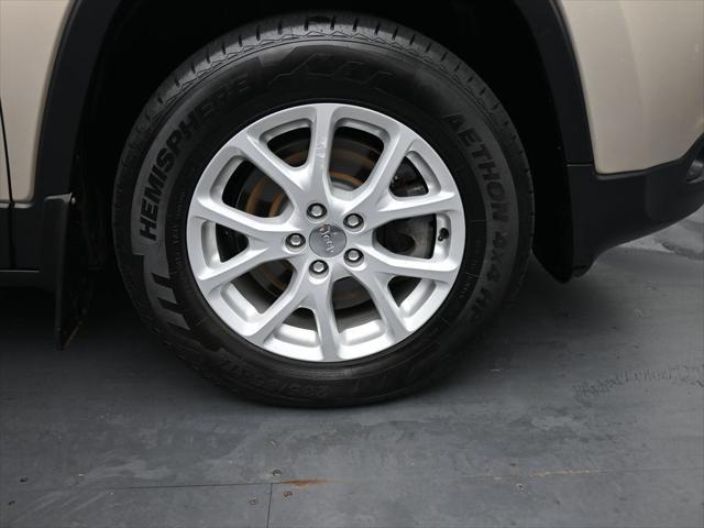 used 2015 Jeep Cherokee car, priced at $12,197
