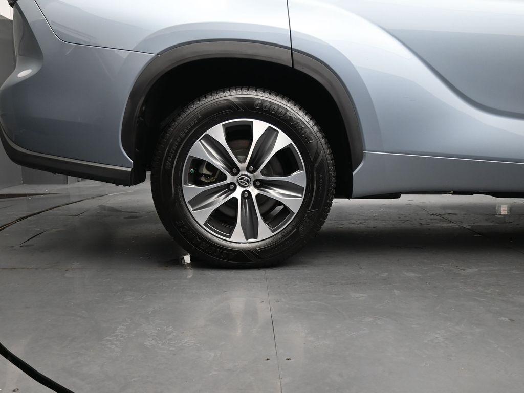 used 2020 Toyota Highlander car, priced at $31,992