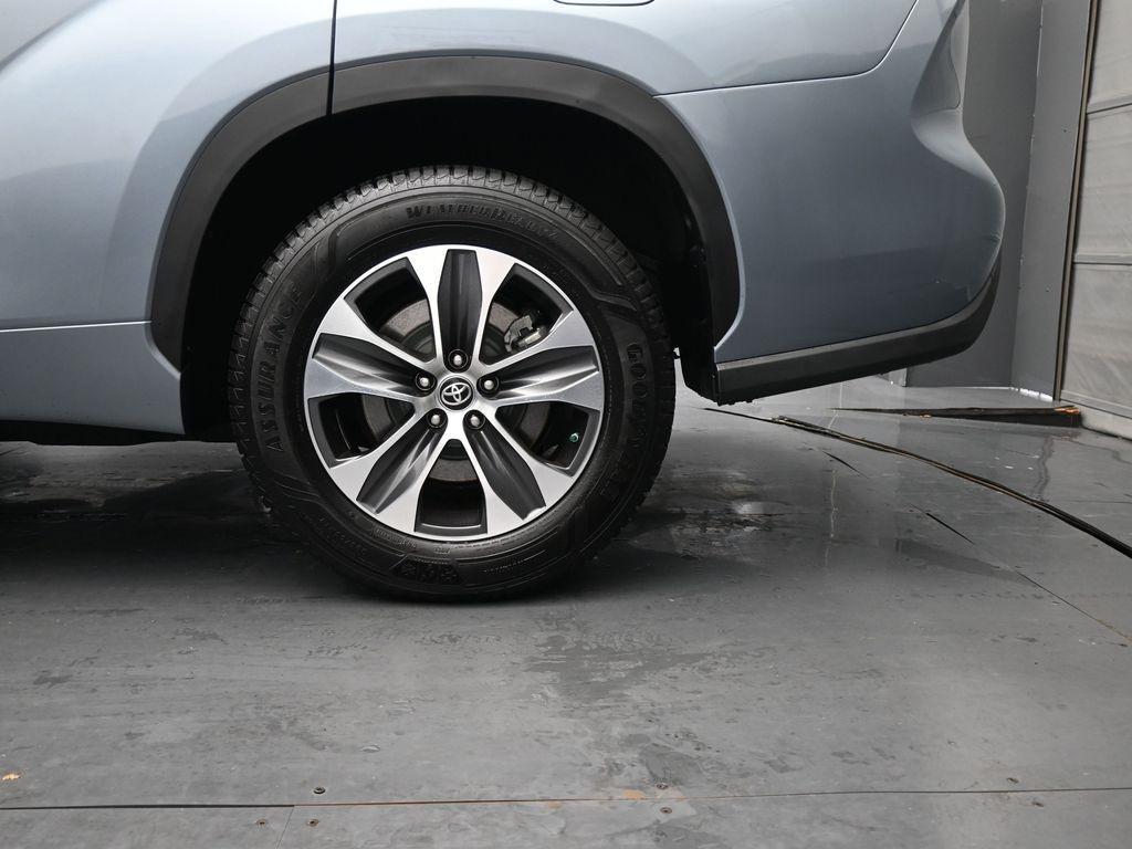 used 2020 Toyota Highlander car, priced at $31,992